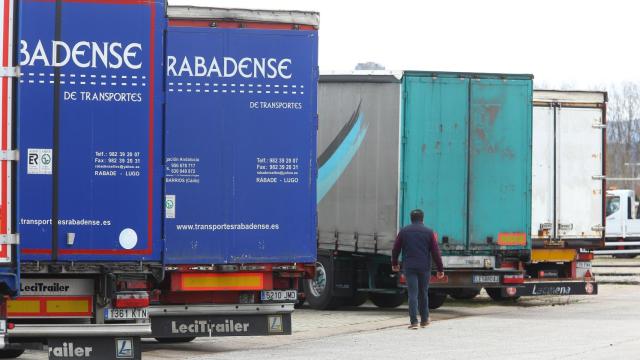 Varios de los camiones que han parado hoy en El Bierzo