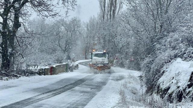 Quitanieves en la provincia de Ávila en imagen de archivo.