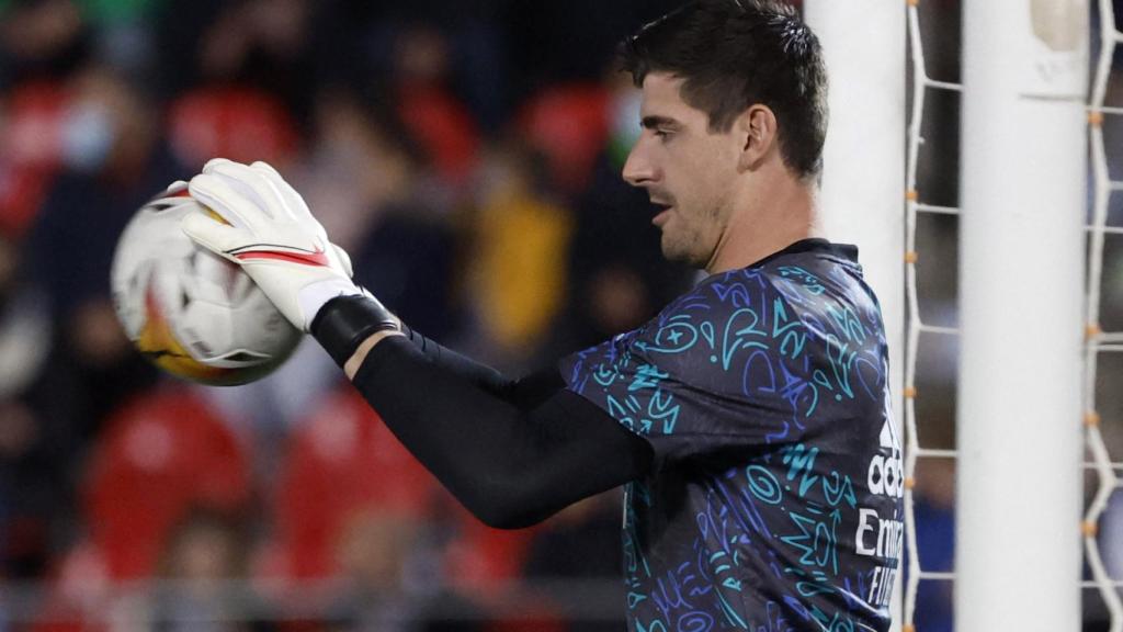 Thibaut Courtois, en el calentamiento antes del partido Mallorca - Real Madrid
