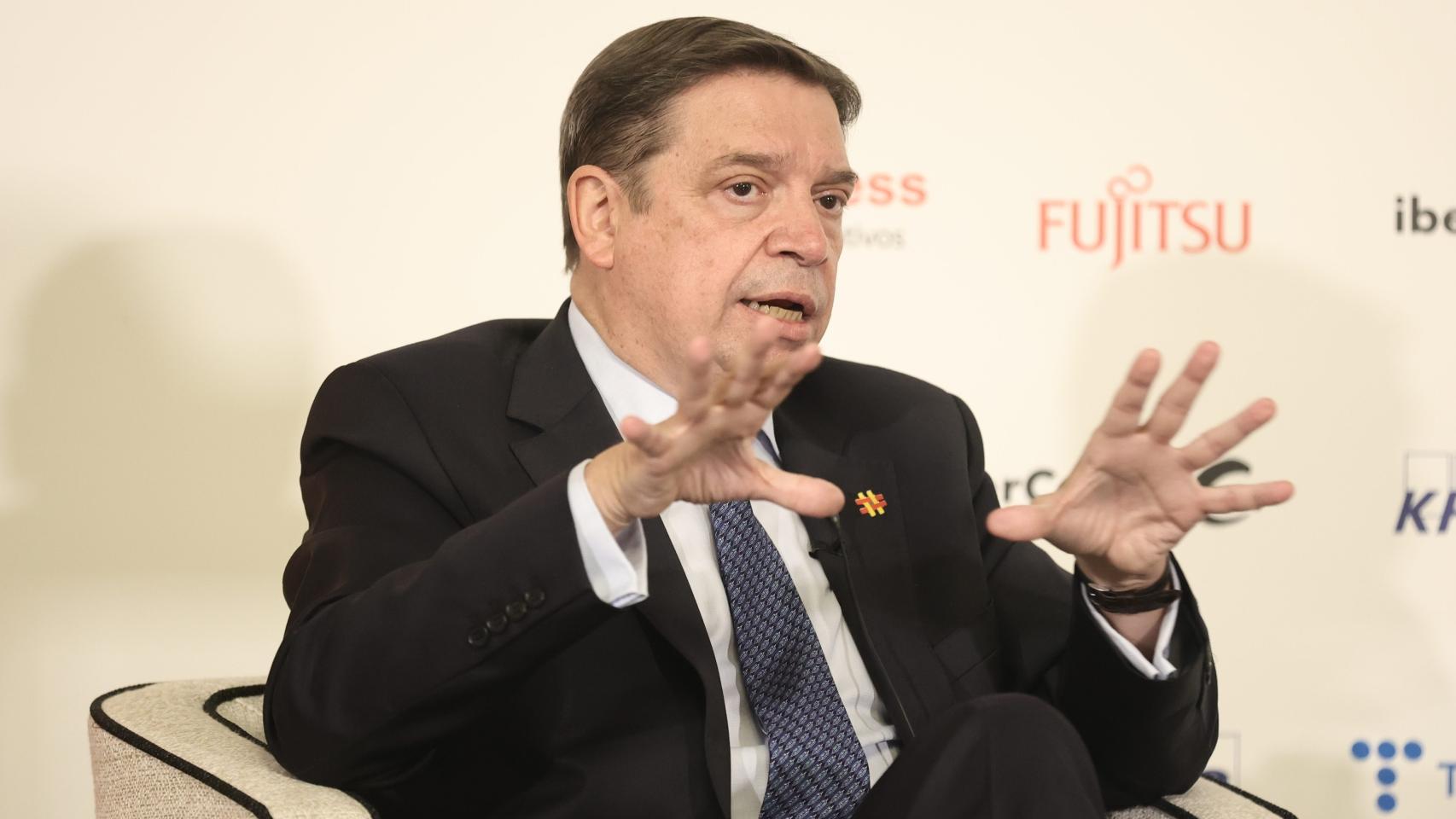 Luis Planas, ministro de Agricultura, en un desayuno informativo.