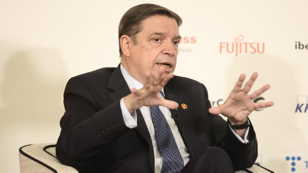 Luis Planas, ministro de Agricultura, en un desayuno informativo.