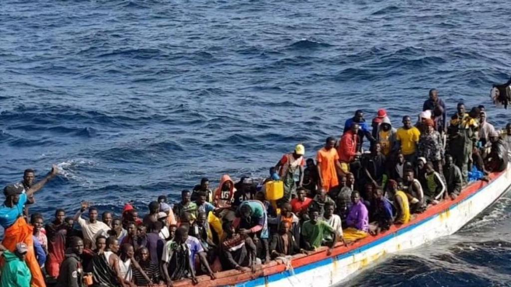 Imagen de archivo de una patera rumbo a España desde Marruecos. EP