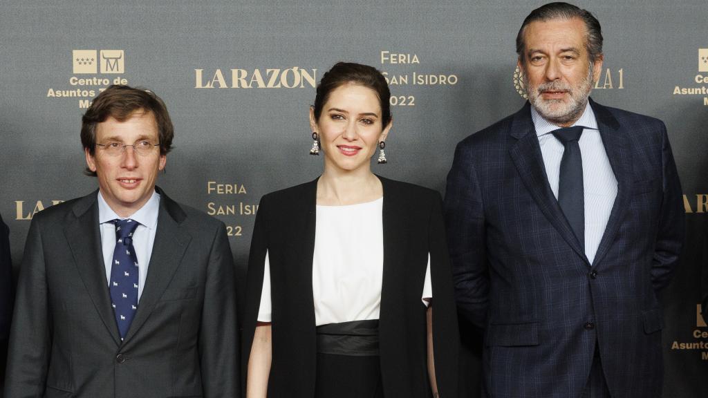 José Luis Martínez-Almeida, Isabel Díaz Ayuso y el empresario de Las Ventas Rafael García Garrido.