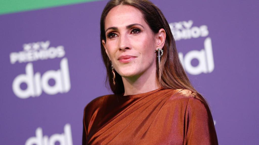 La intérprete Malú en el 'photocall' de los premios Dial, en Tenerife, en noviembre de 2021.