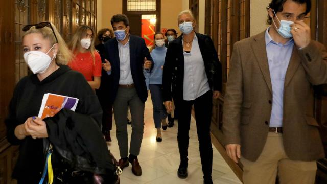 Reunión de coordinación de alcaldes de Alicante con la Diputación ante la crisis humanitaria de Ucrania.