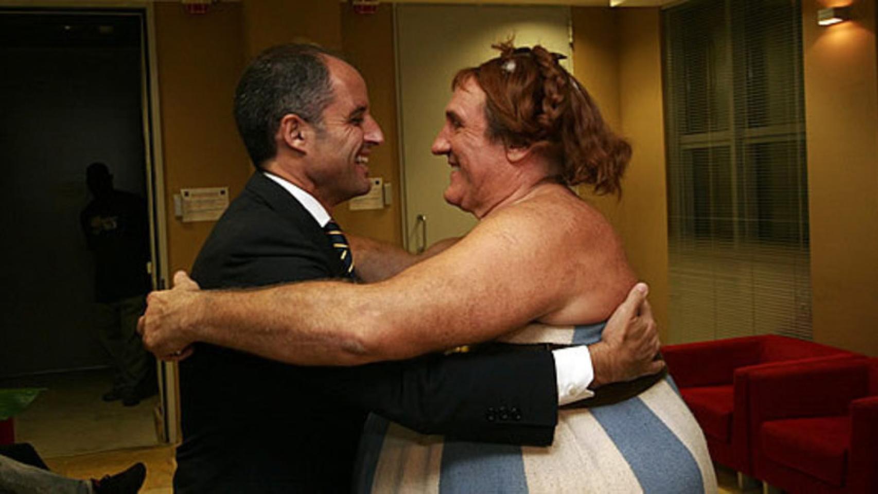 Francisco Camps y Gerard Depardieu se fotografiaron juntos después de la subvención millonaria a Obelix.