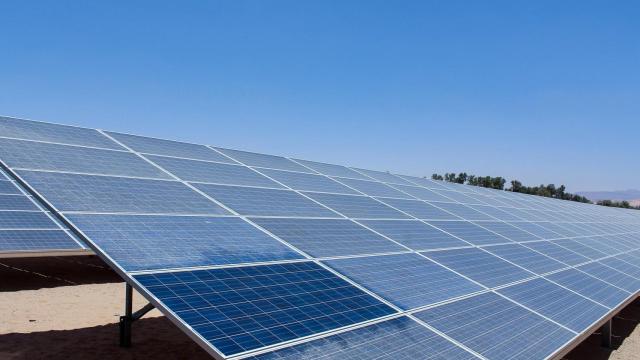 La lluvia de polvo del Sahara que se extiende por España hace perder a las plantas solares 225.000 euros al día