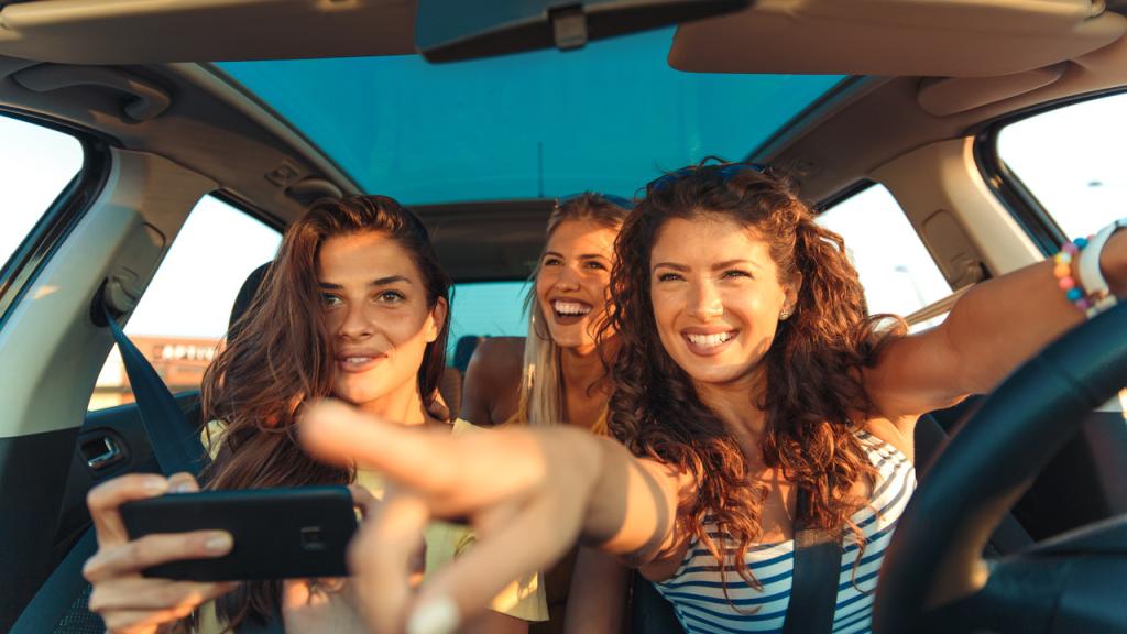 Imagen de recurso de mujeres compartiendo un viaje.