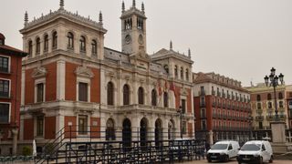 Montaje del andamiaje de la Plaza Mayor de Valladolid