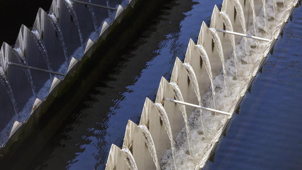 Potenciar el uso del agua regenerada permite, entre otras finalidades, recargar los acuíferos.
