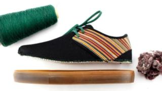 Una imagen del zapato por partes, separado para su reciclaje, de Vesica Piscis.