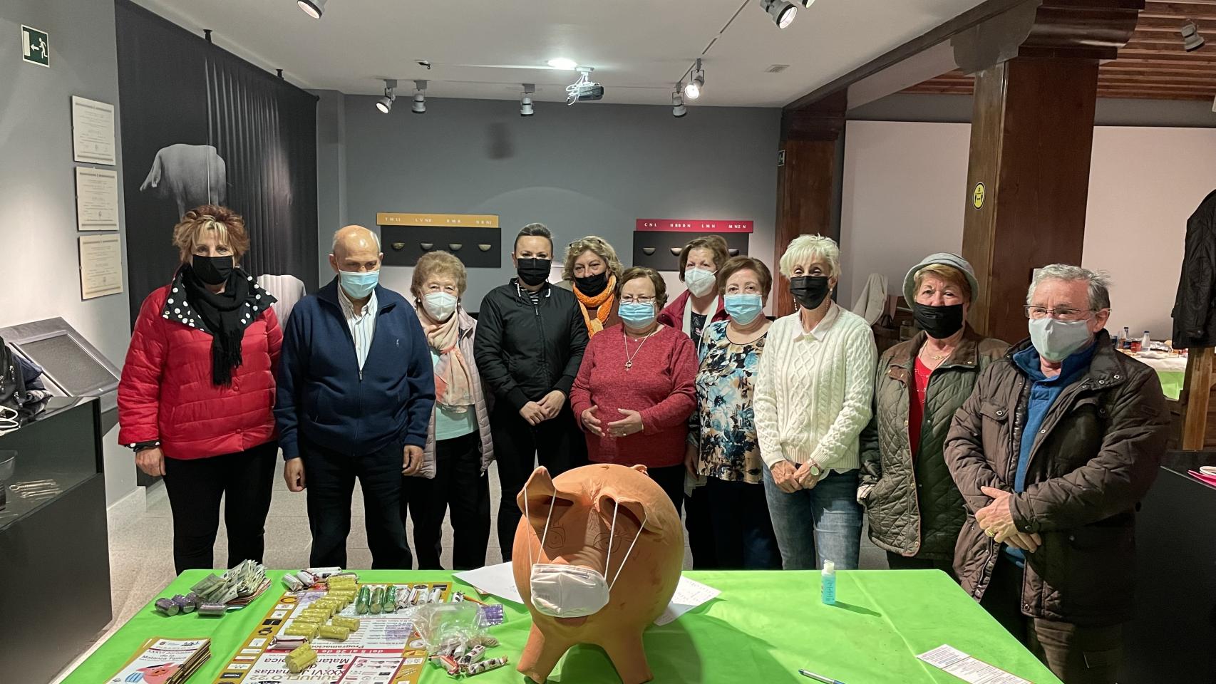 La concejal de Turismo junto al Juez de Paz, Jesús Merino y las Águedas