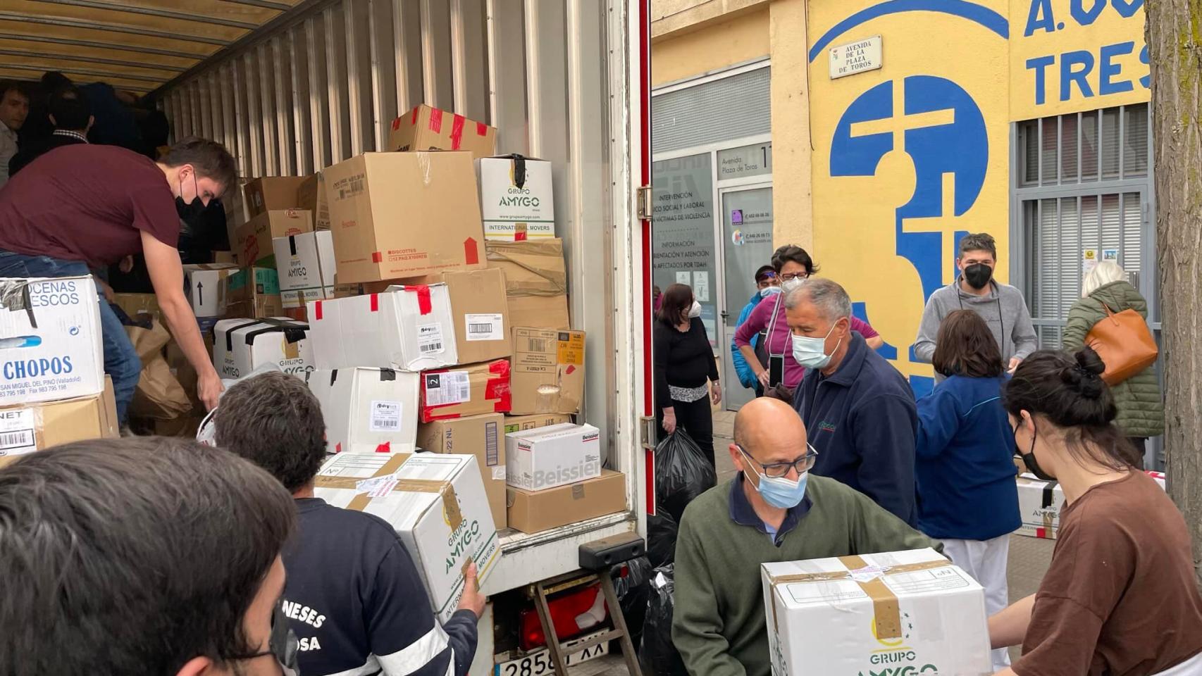 Recogida del material por parte del Consejo Local de la Juventud