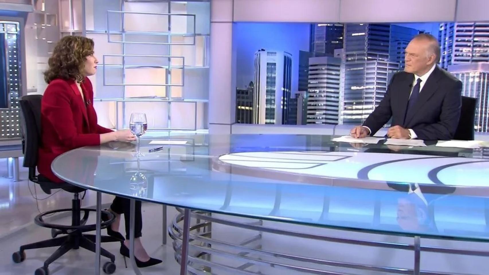 ‘Entrevías’ lidera la noche con mínimo e ‘Informativos Telecinco’ no mejora con la visita de Ayuso