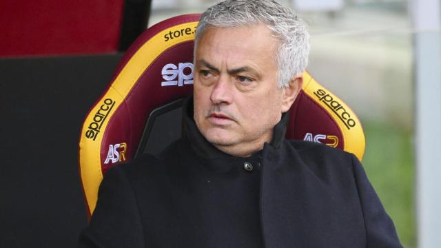 José Mourinho en el banquillo de la AS Roma