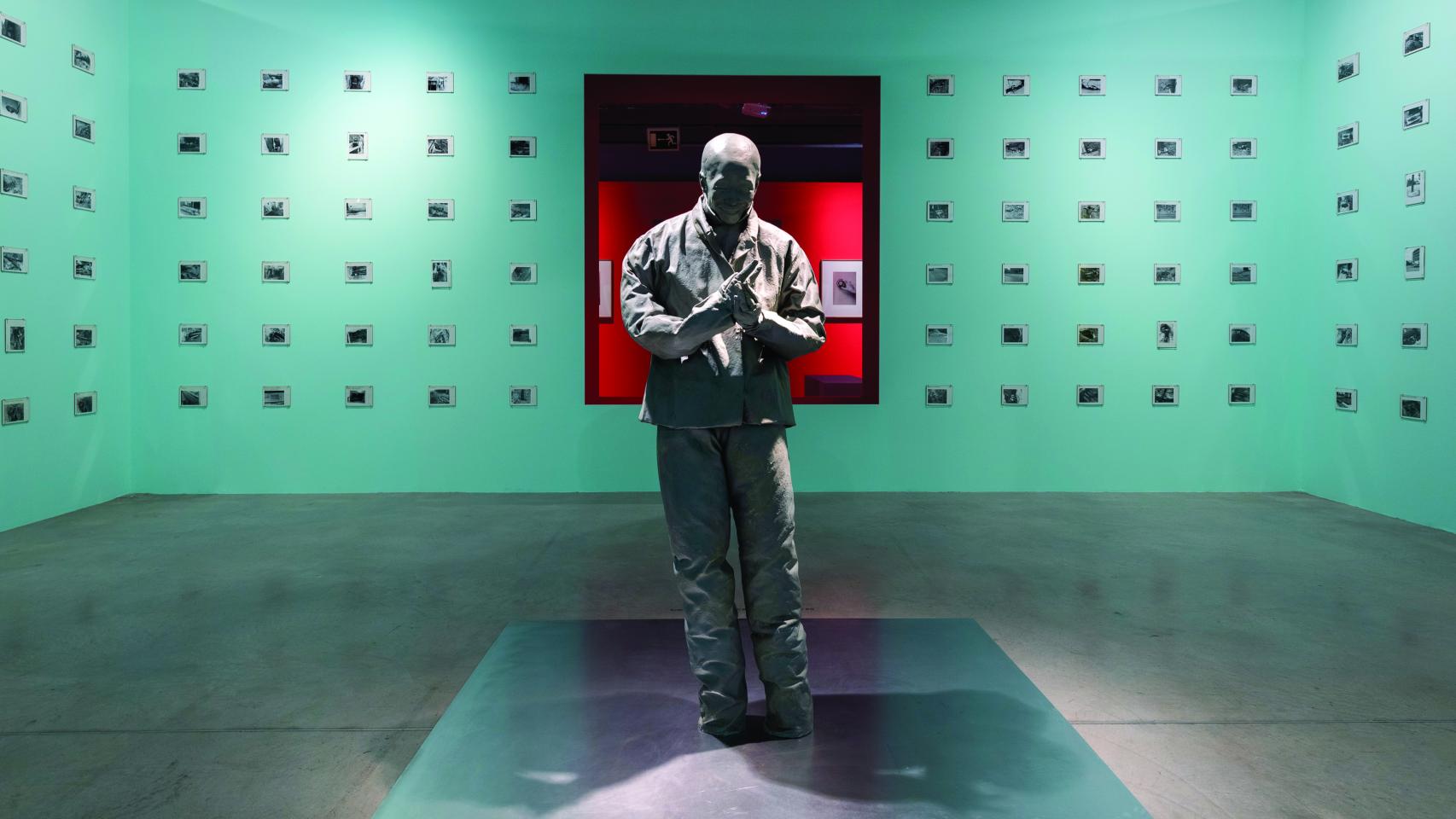 Juan Muñoz: 'Chino frotándose las manos', 1995