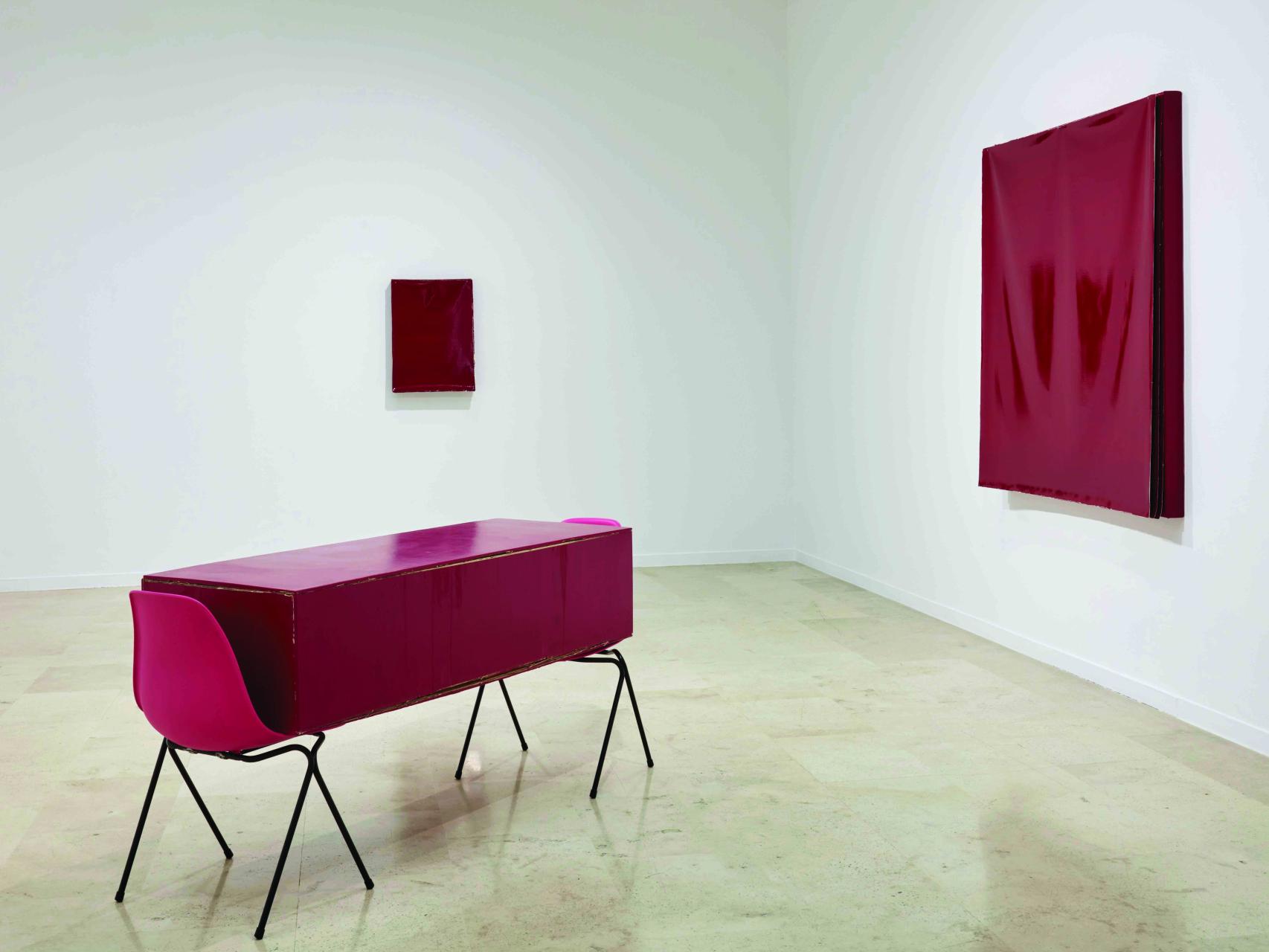 Vista de la exposición 'Hermética' en la galería Helga de Alvear. Foto: Joaquín Cortés