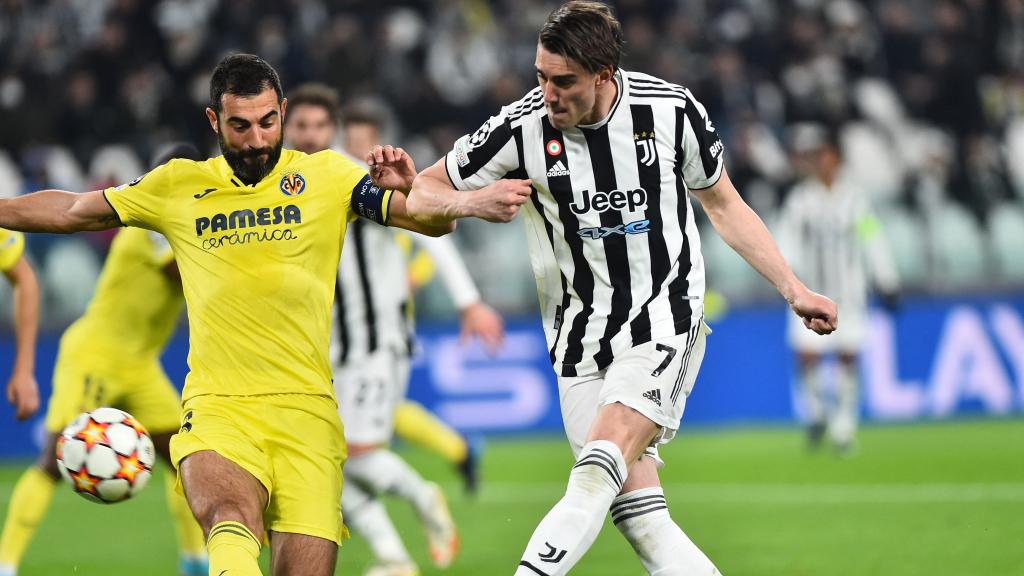 Disparo a puerta de Dusan Vlahovic ante Raúl Albiol