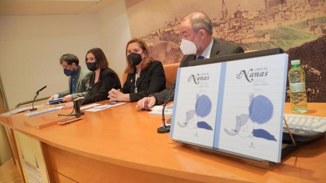 La Junta suscribe un convenio para colaborar en la edición de publicaciones desde la UCLM