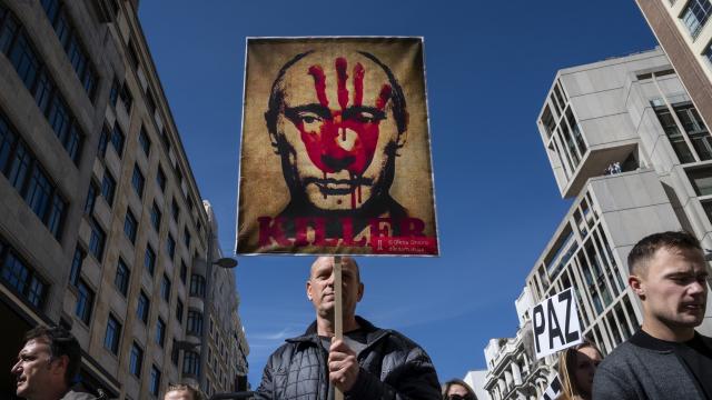Una concentración en Madrid contra Vladímir Putin.