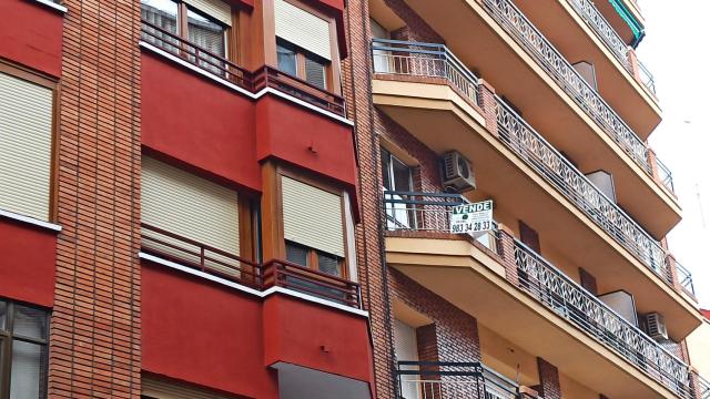 Cartel de Se Vende en un inmueble de Valladolid