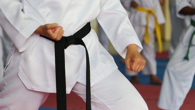 Imagen de archivo de deportistas haciendo Taekwondo.