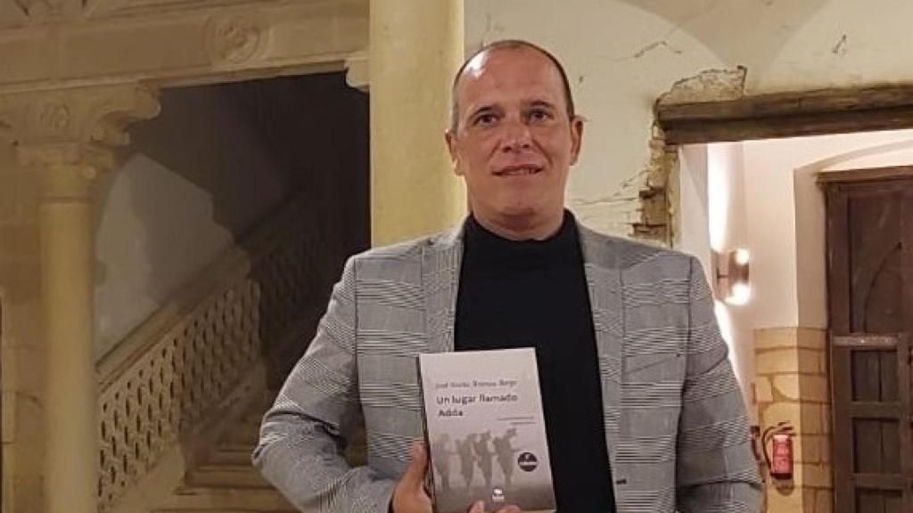 José María Atienza con la novela