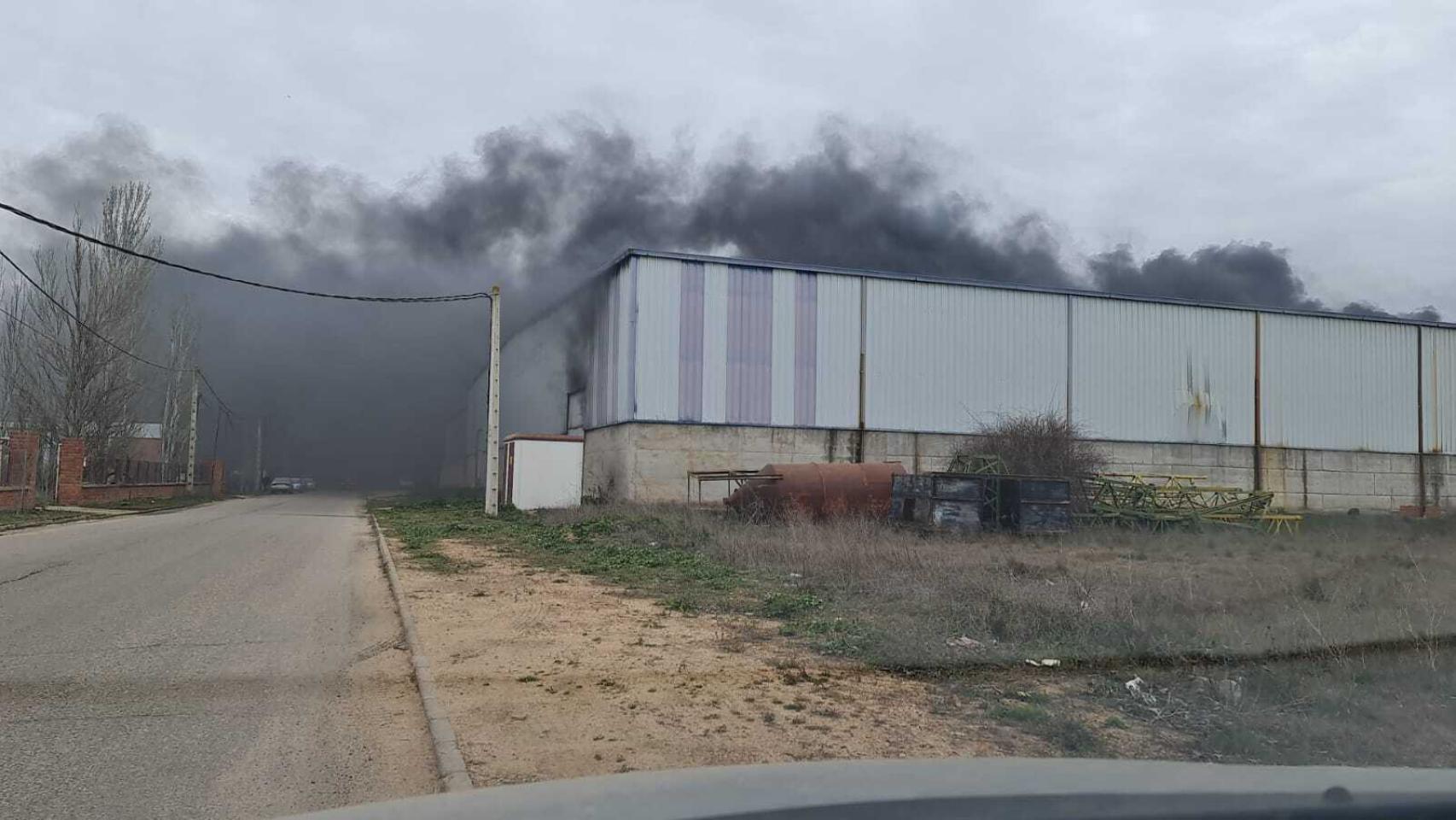 Incendio en el Polígono de Aviación de Coreses