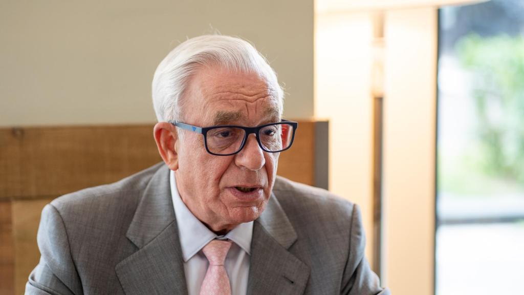 El doctor presume de su vocación sanitaria y atiende dudas las 24 horas del día.