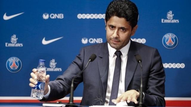 Nasser Al-Khelaifi durante una rueda de prensa con el PSG