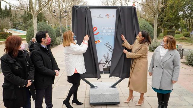 Arranca su recorrido en Ciudad Real la exposición por los 40 años del Estatuto de Autonomía