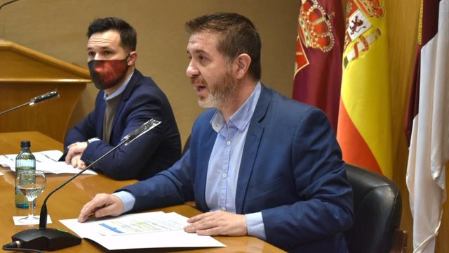Santiago Cabañero, presidente de la Diputación de Albacete, en rueda de prensa.