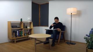 Habitación que carga dispositivos