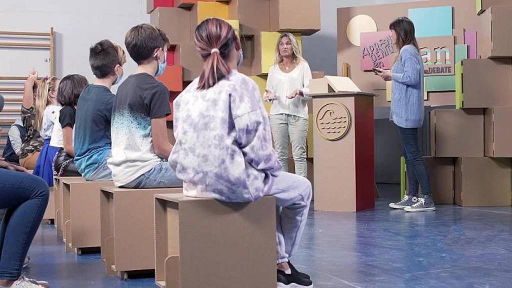 'Aprendemos en Clan. El debate' invita a la infancia a reflexionar sobre distintos asuntos.