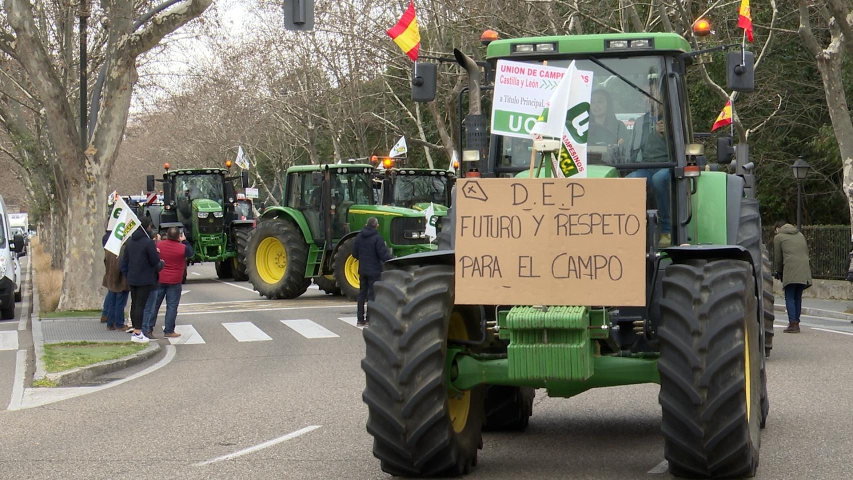 Una tractorada en el centro de Valladolid (Europa Press).
