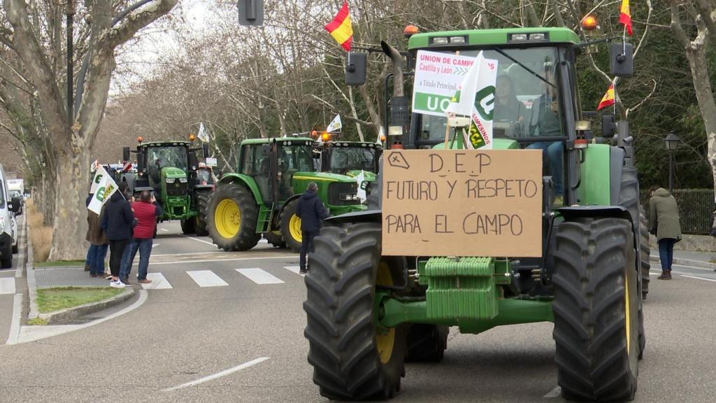 Una tractorada en el centro de Valladolid (Europa Press).