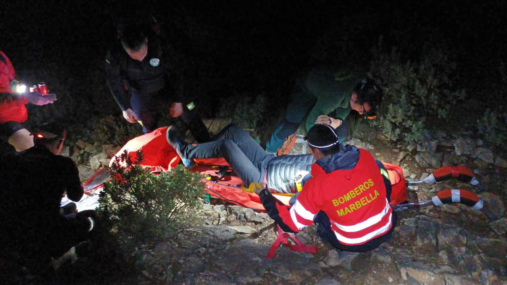 Bomberos de Marbella en el rescate.