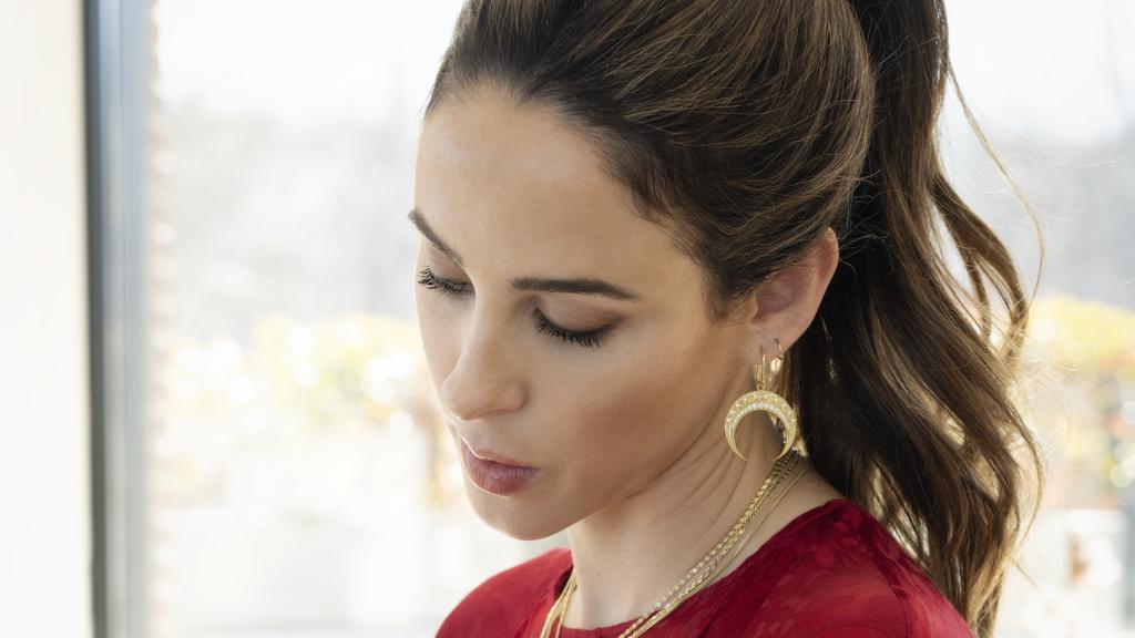 María Serrats.