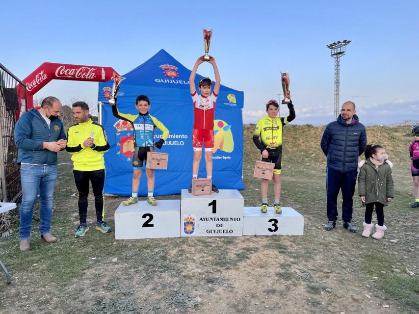 Los ganadores de la II BTT 'Villa de Guijuelo', celebrada este sábado.