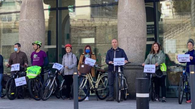 Protesta en la estación de Santiago de Compostela.