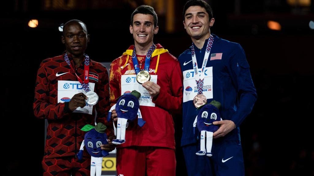 Mariano García, con su medalla de oro.