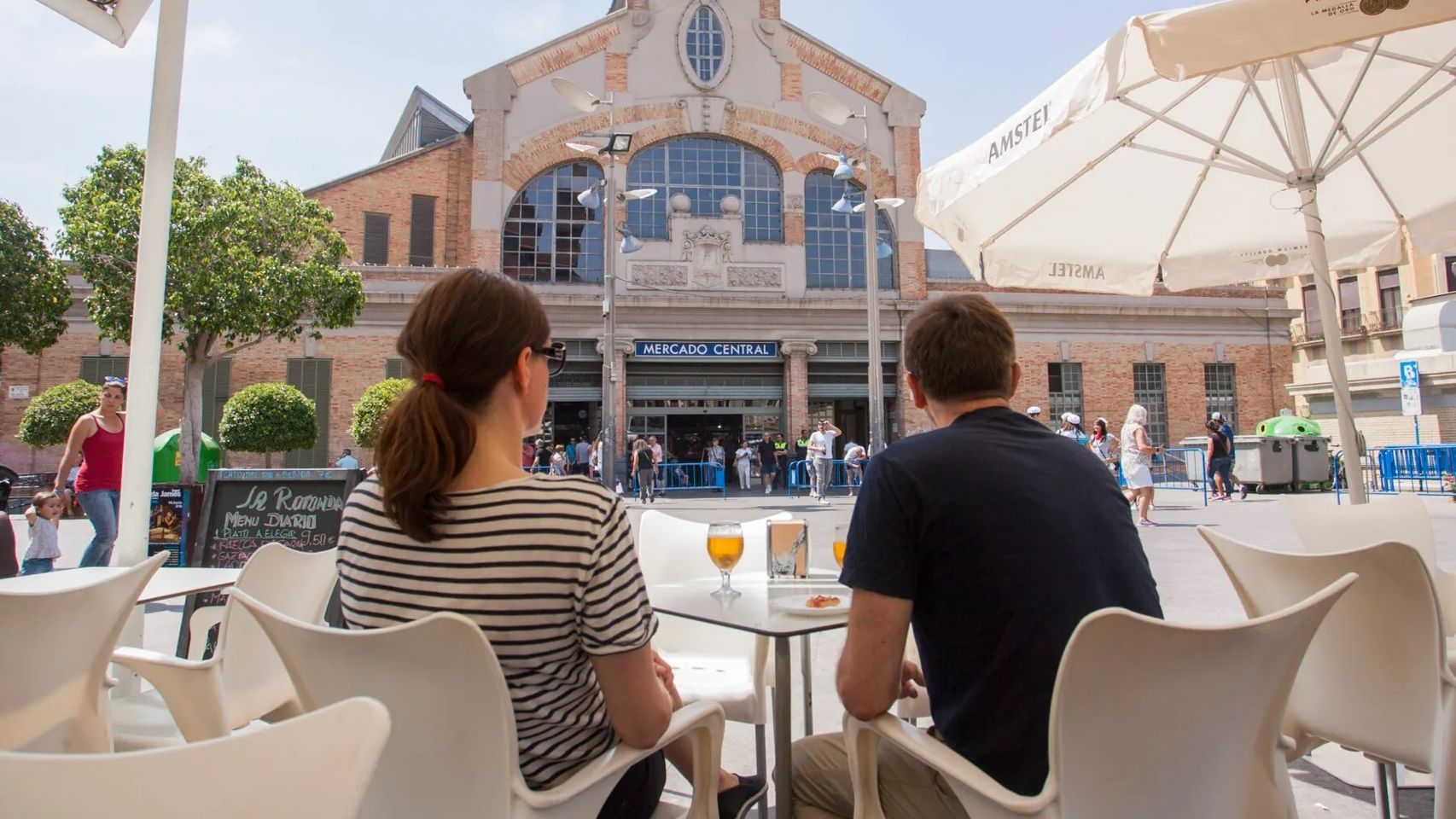 Un negocio propio desde 8.000 euros: Alicante busca emprendedores para 48 puestos en sus mercados.