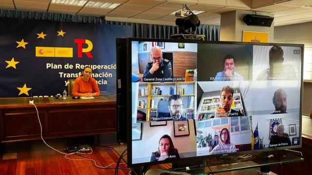 Reuniones de la delegada del Gobierno, acompañada por los responsables de las fuerzas y cuerpos de seguridad del Estado, con los transportistas integrados en el Consejo Nacional y con el sector de la distribución de alimentos