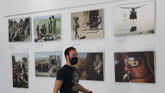 Exposición fotógrafica, en el centro cultural Lecrác, de la misión de las tropas españolas en algo más de 10 años en Afganistán