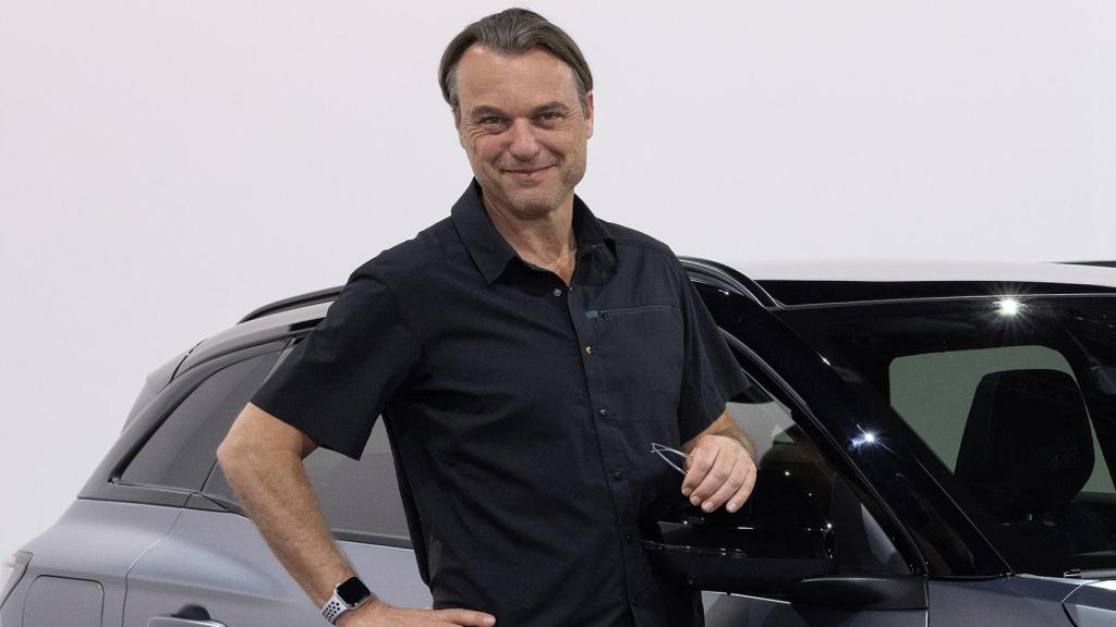 Por las manos de Laurens van den Acker han pasado modelos como el Renault Clio, Renault Mégane y Renault Austral.