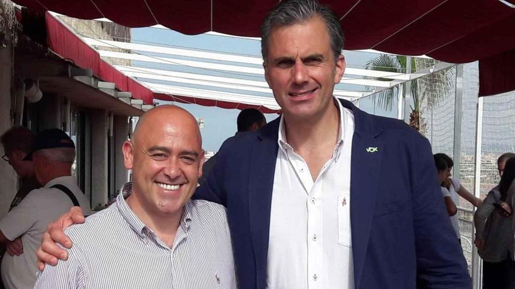 Alfonso Galdón, creador del pin parental y fundador de Valores, en una foto cuando era militante de Vox, junto a Ortega Smith.