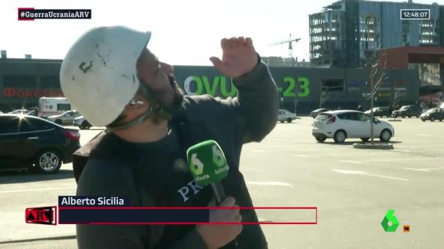 Terrible sobresalto en laSexta: un reportero corta su intervención desde Kiev.