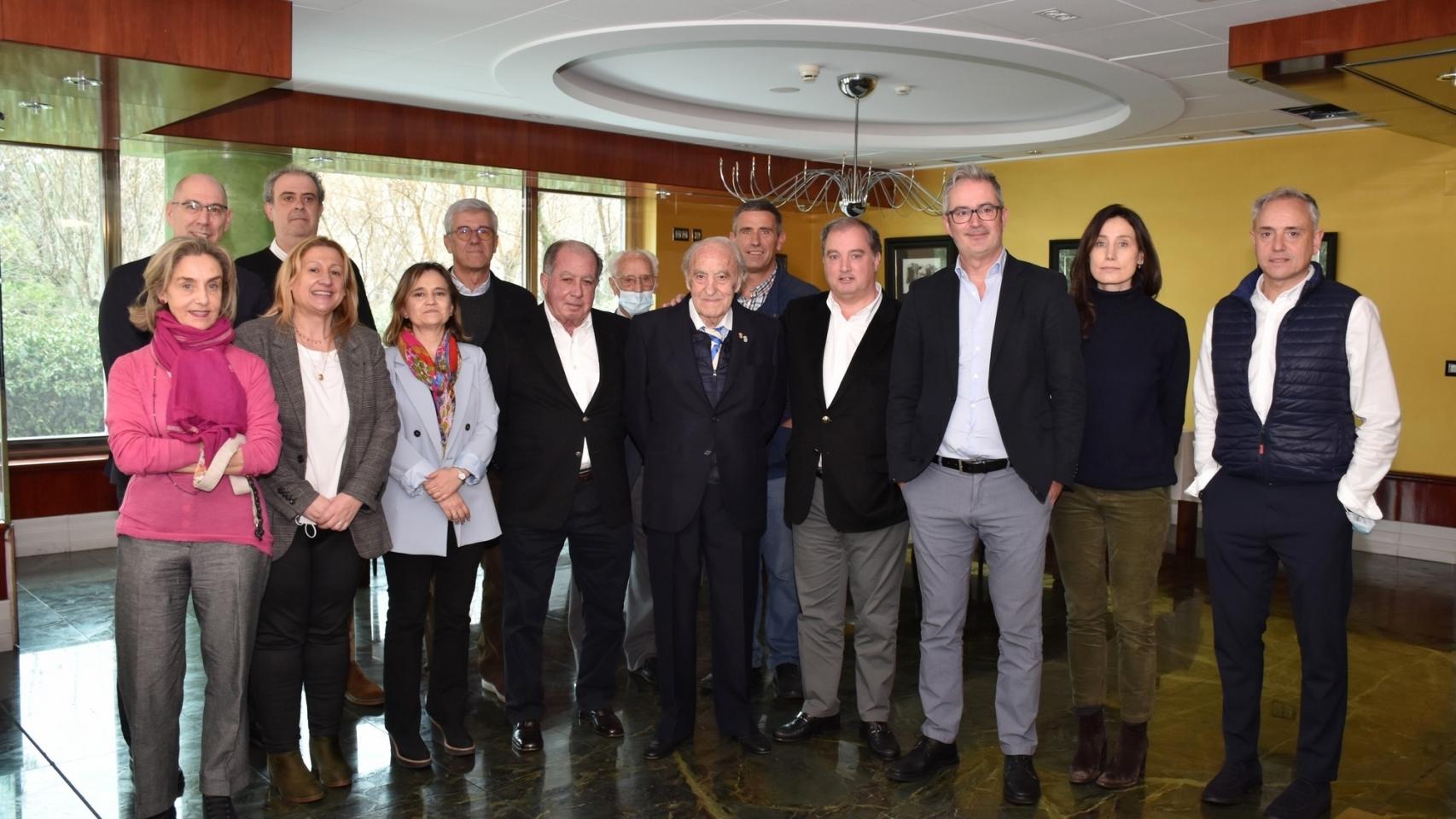 Representantes del Grupo Simoldes, Ayuntamiento de Ólvega y Junta