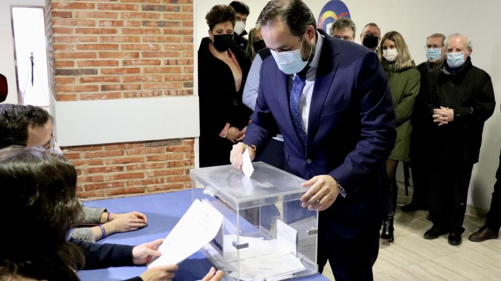 Núñez pide un Consejo de Gobierno inmediato para bajar impuestos en Castilla-La Mancha