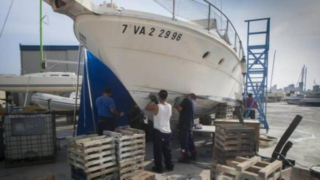 Barco cedido para las prácticas de Canastell en El Campello.